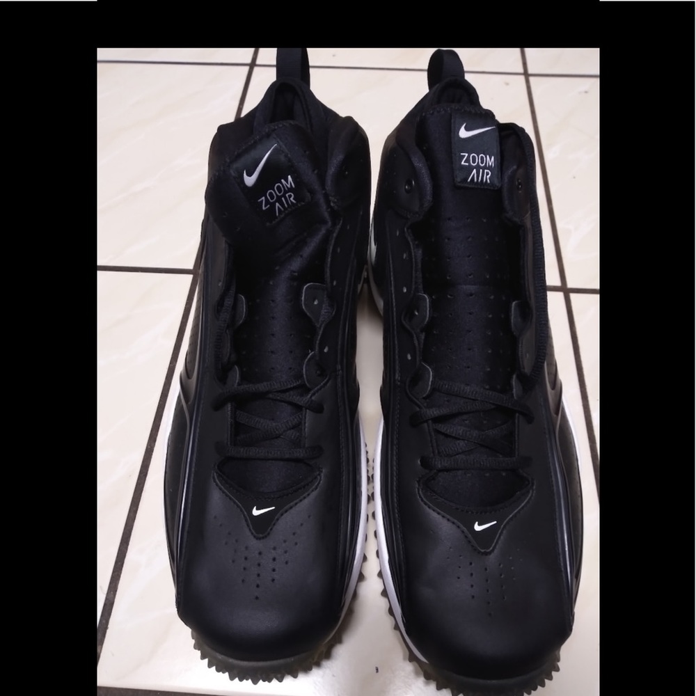 Black and white Nike Air turf shoes size 18!